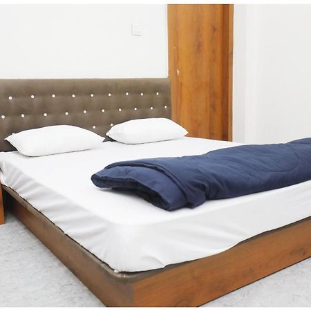 Premium Hotel Ujjain - G A R I M A - Near Mahakal Temple And Rivar - Railway Station - Hygiene & Spacious Room - With Wifi- And Parking Facilities - Best Hotel In Уджайн Екстериор снимка
