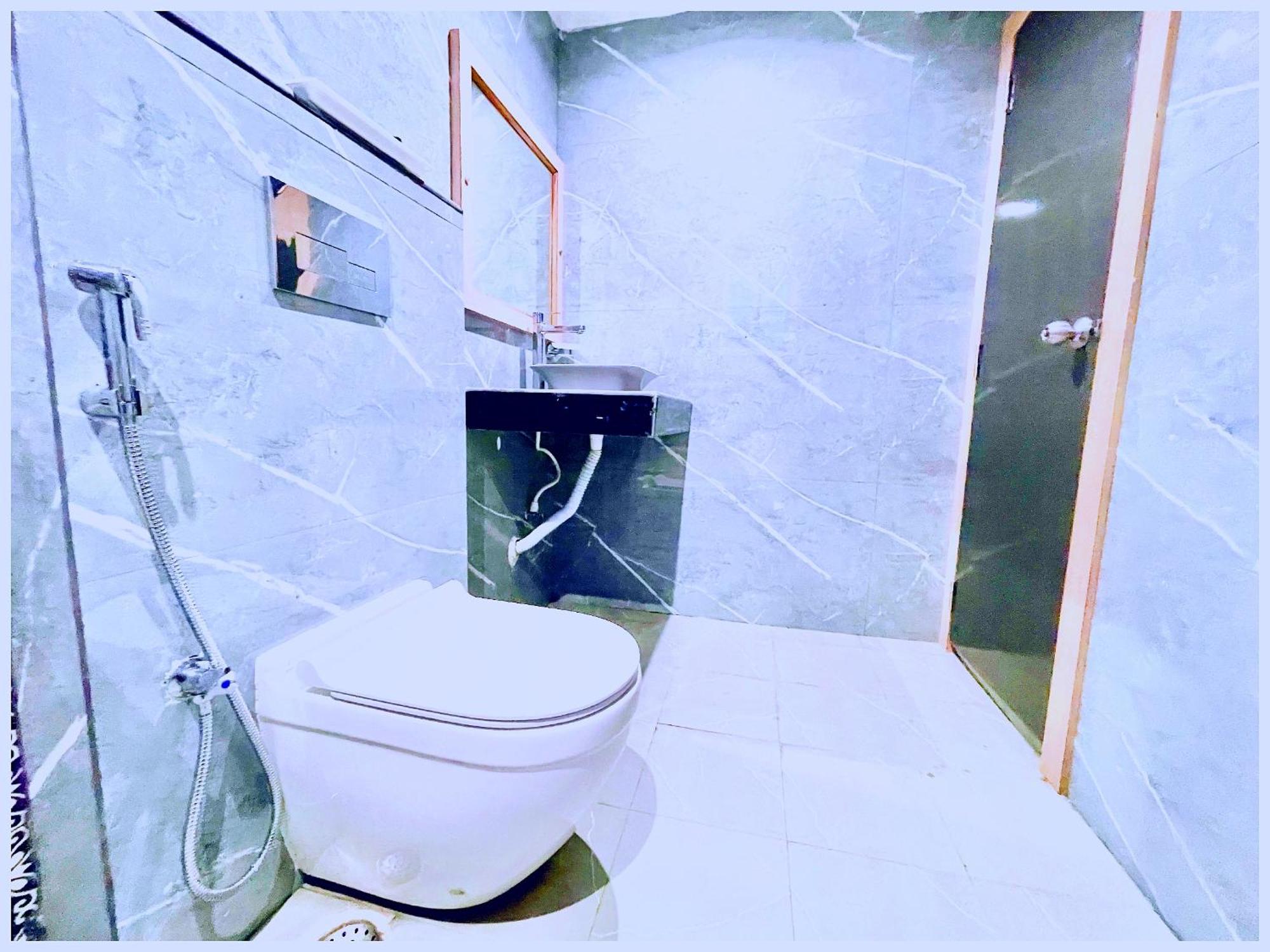 Premium Hotel Ujjain - G A R I M A - Near Mahakal Temple And Rivar - Railway Station - Hygiene & Spacious Room - With Wifi- And Parking Facilities - Best Hotel In Уджайн Екстериор снимка