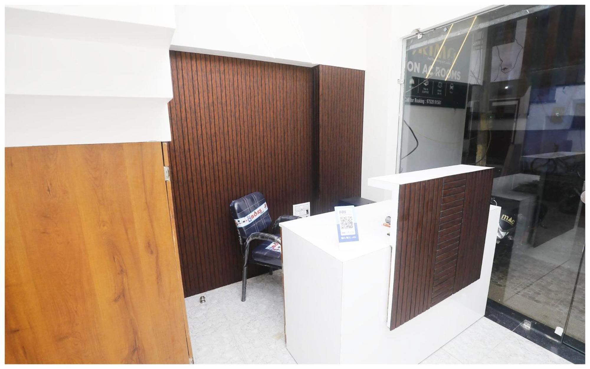 Premium Hotel Ujjain - G A R I M A - Near Mahakal Temple And Rivar - Railway Station - Hygiene & Spacious Room - With Wifi- And Parking Facilities - Best Hotel In Уджайн Екстериор снимка