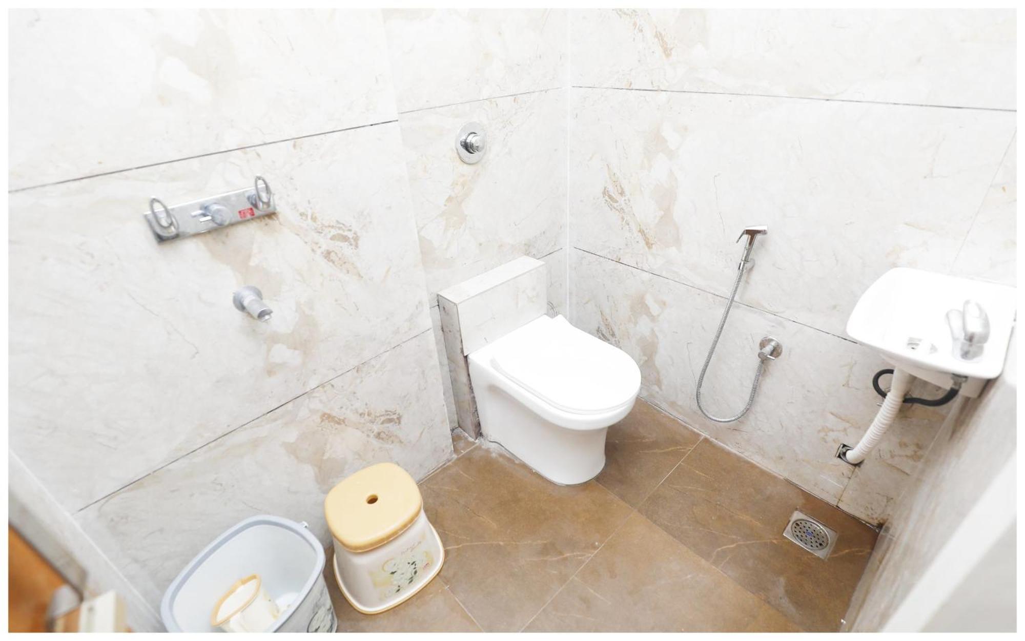 Premium Hotel Ujjain - G A R I M A - Near Mahakal Temple And Rivar - Railway Station - Hygiene & Spacious Room - With Wifi- And Parking Facilities - Best Hotel In Уджайн Екстериор снимка